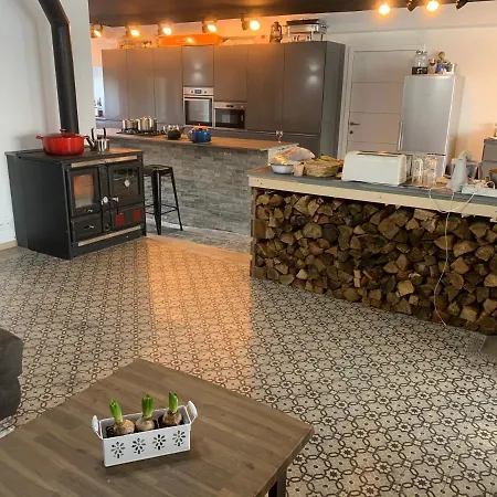 House Le Noyer Bed & Breakfast 4*