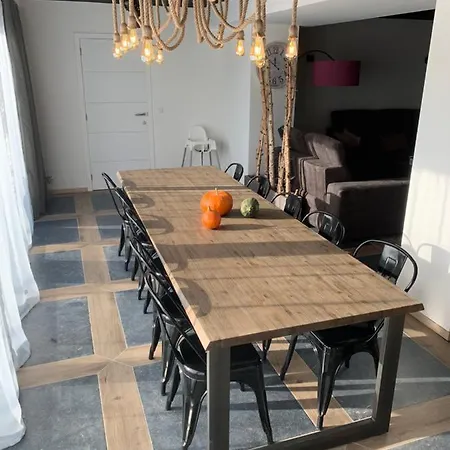 House Le Noyer Oda ve Kahvaltı Durbuy