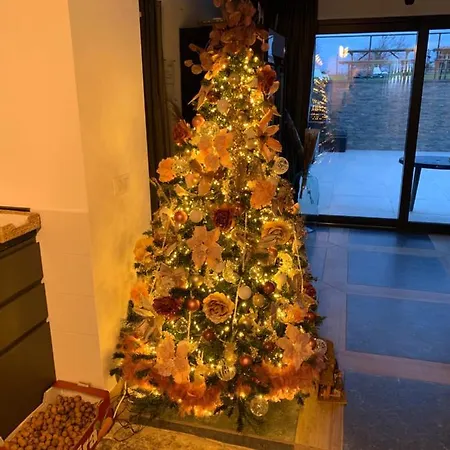 House Le Noyer B&B 더뷔