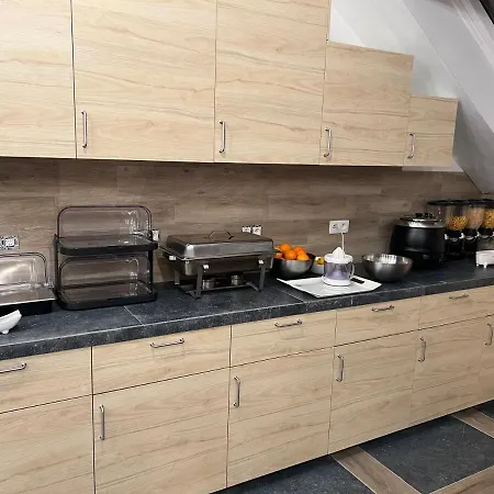 House Le Noyer 더뷔