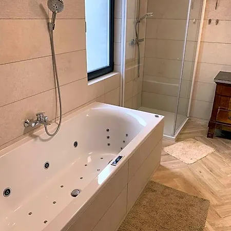 House Le Noyer Bed and breakfast 4*