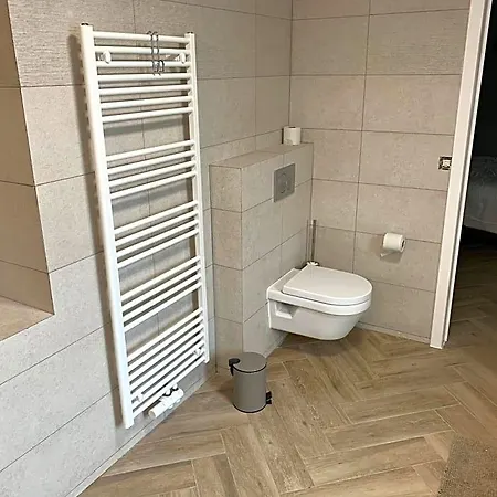 House Le Noyer Oda ve Kahvaltı 4*